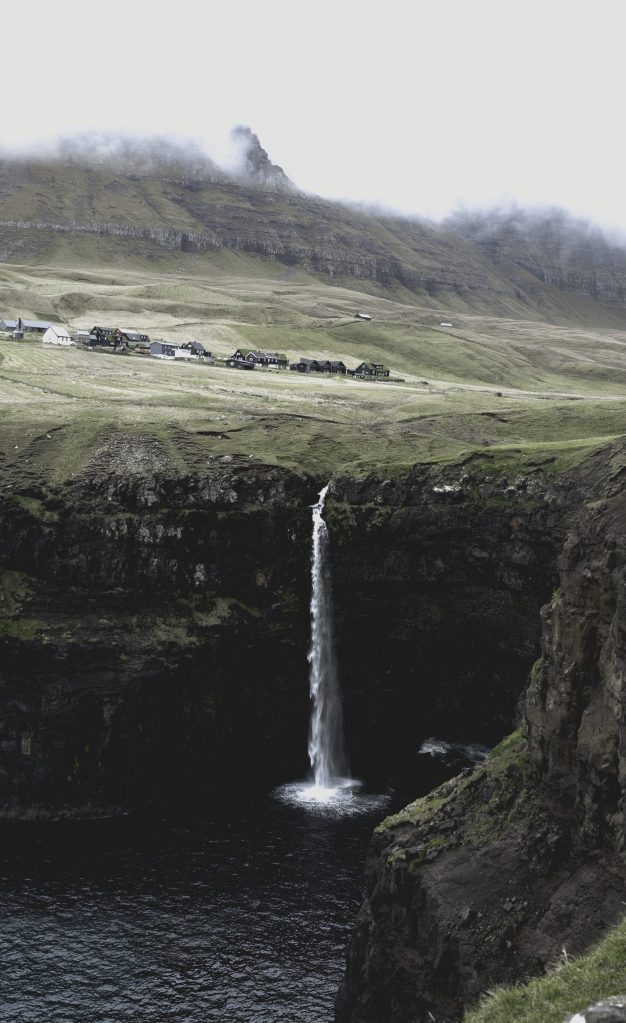 Waterfall, cascata / Isole Faroe, Faroe Islands 